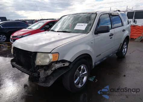 2008 Ford Escape Xlt z USA, uszkodzony, nr VIN 1FMCU031X8KC15810
